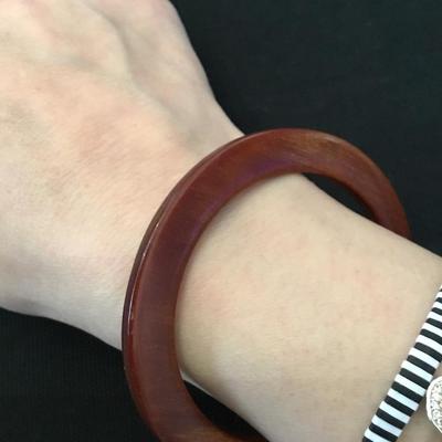 Super cute, vintage wooden bangle bracelet