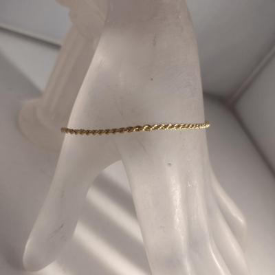 18 Karat Yellow Gold Bracelet- 7" Long- Approx Weight 3.5 Grams (#45)