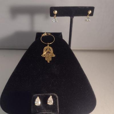 Assorted 14 Karat Yellow Gold Jewelry- Approx 6.9 Grams Total Weight (#46)