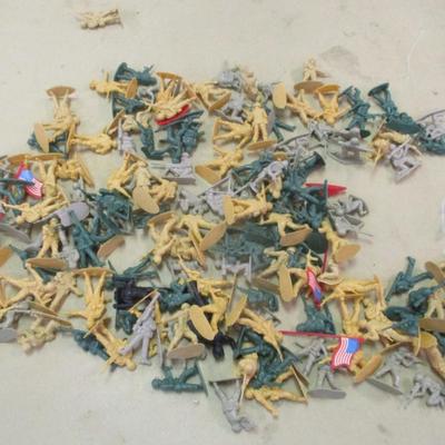 30+ Plastic Army Figurines