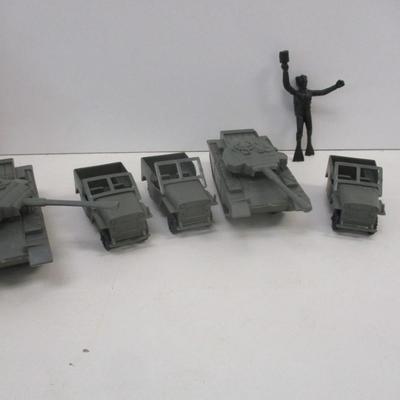30+ Plastic Army Figurines