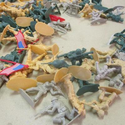 30+ Plastic Army Figurines