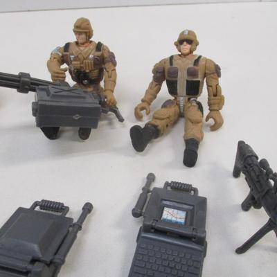Military Action Figure Brown Soldiers 3 3/4" & Accessories