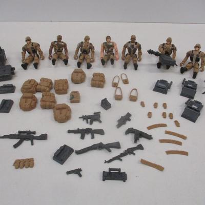 Military Action Figure Brown Soldiers 3 3/4" & Accessories