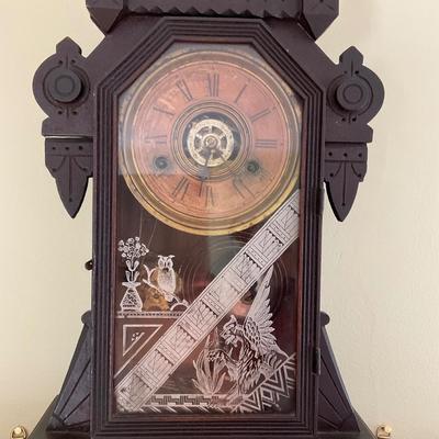 UD758 Antique Victorian Clock with Victorian Shelf