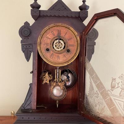 UD758 Antique Victorian Clock with Victorian Shelf