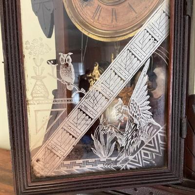 UD758 Antique Victorian Clock with Victorian Shelf