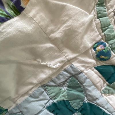 UD761 Vintage Arch Quilts with Floral Border