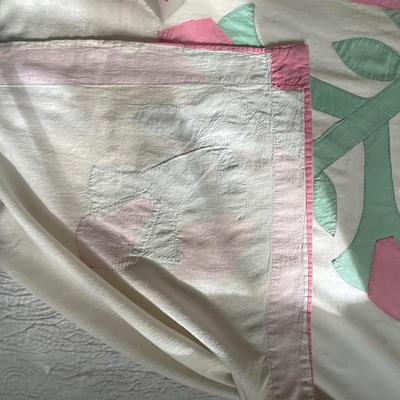 UD762 Antique Handmade Pink Tulip Coverlet Blanket