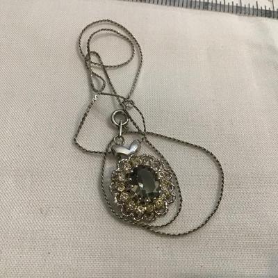 Fashion necklace with Chain