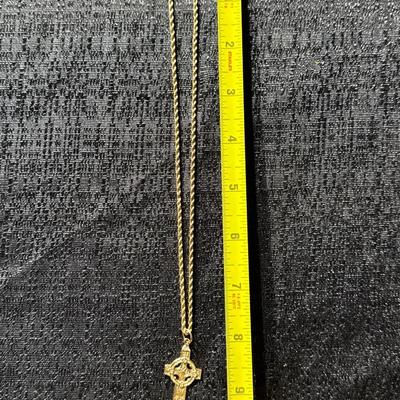 E18-Beautiful 14 K gold chain with 14K cross pendant