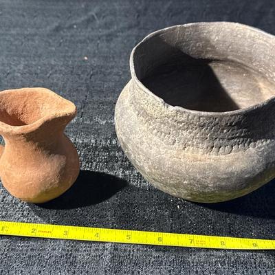 E30-Cultural Pottery Pair