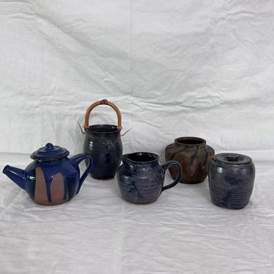 Collection of Signed Humpston Pottery (K-DZ)