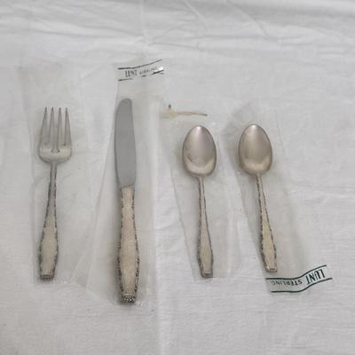 Lunt Sterling and More (K-DZ)