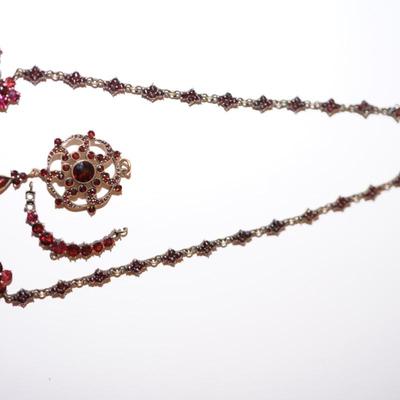 CLASSIC VICTORIAN ERA BOHEMIAN GARNET NECKLACE, DROP PENDANT/ GOLD PLATED