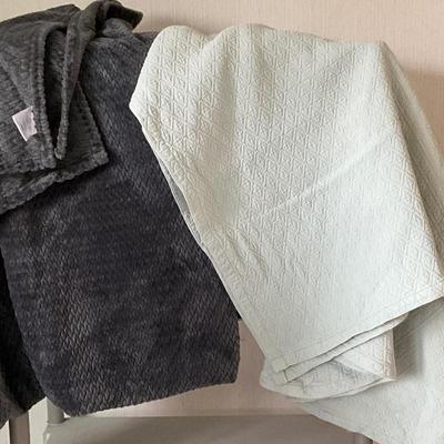 Sage Colored Twin bedspread, Gray twin throw/blanket