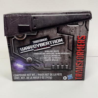 LOT 21: Hasbro Transformers Megatron Decepticon Commander and War for Cybertron Trilogy Action Figures
