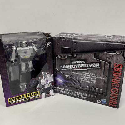LOT 21: Hasbro Transformers Megatron Decepticon Commander and War for Cybertron Trilogy Action Figures
