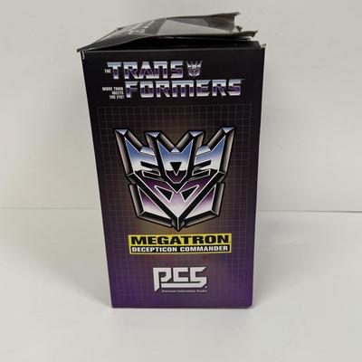 LOT 21: Hasbro Transformers Megatron Decepticon Commander and War for Cybertron Trilogy Action Figures