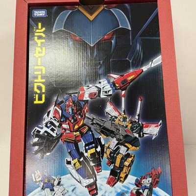 LOT 22: Takara Tomy Transformers Legacy Victory Saber