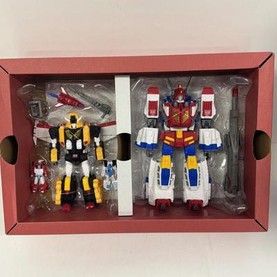 LOT 22: Takara Tomy Transformers Legacy Victory Saber
