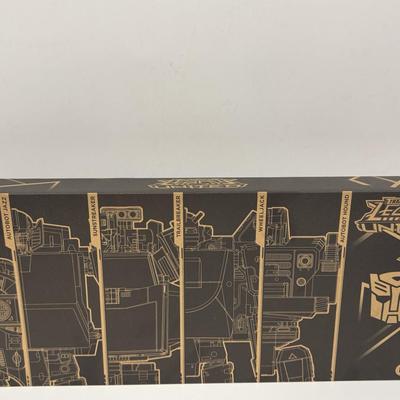 LOT 23: Hasbro Transformers Legacy United Figures