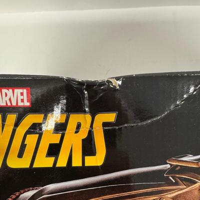 LOT 26: Hasbro Marvel Avengers Infinity Gauntlet