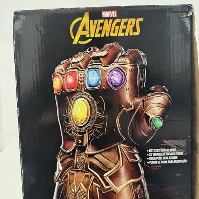 LOT 26: Hasbro Marvel Avengers Infinity Gauntlet