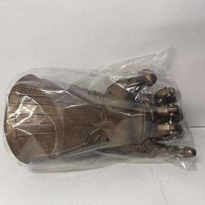 LOT 26: Hasbro Marvel Avengers Infinity Gauntlet