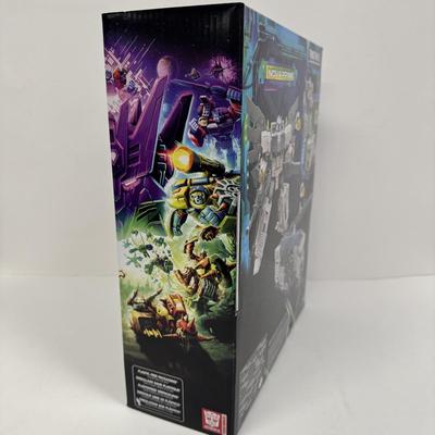 LOT 27: Takara Tomy Transformers Legacy Evolution Nova Prime Action Collectible