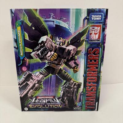 LOT 28: Takara Tomy Transformers Legacy Evolution Nova Prime Action Collectible