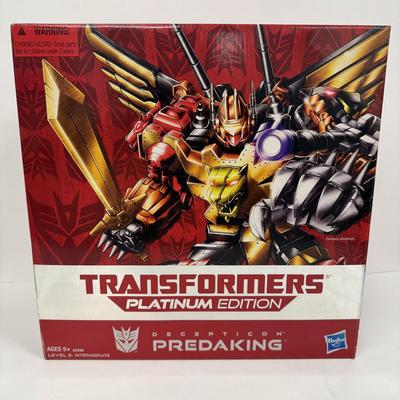 LOT 30: Hasbro Transformers Platinum Edition, Decepticon Predaking Action Figure