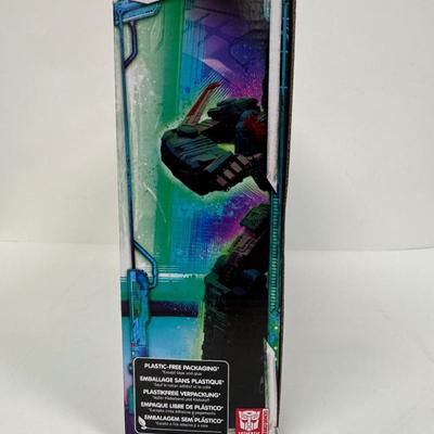 LOT 32: Hasbro Transformers Legacy Evolution Action Figures