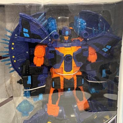 LOT 34: Hasbro Transformers The Last Knight, Cybertron