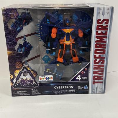 LOT 34: Hasbro Transformers The Last Knight, Cybertron