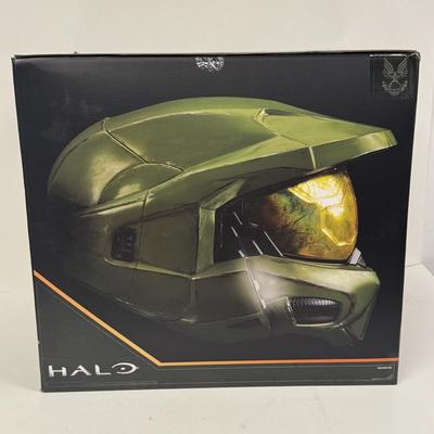 LOT 37: Halo: The Spartan Collection Master Chief