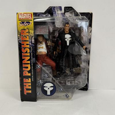 LOT 82: Marvel’s The Punisher and Daredevil Toys
