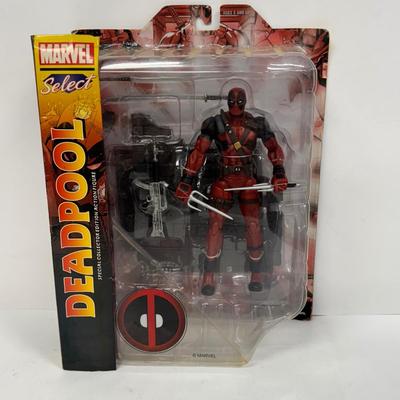LOT 82: Marvel’s The Punisher and Daredevil Toys