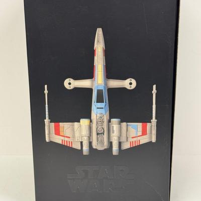 LOT 85: Disney Star Wars Toy