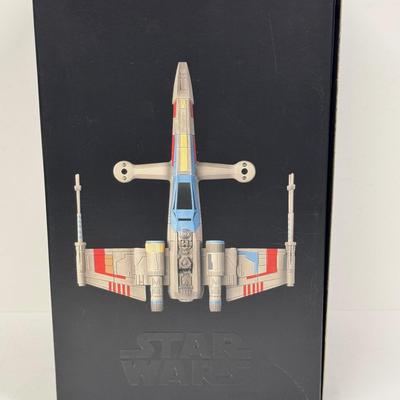 LOT 85: Disney Star Wars Toy