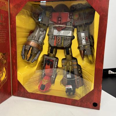 LOT 92: Hasbro Transformers Platinum Edition Years of The Snake Omega Supreme