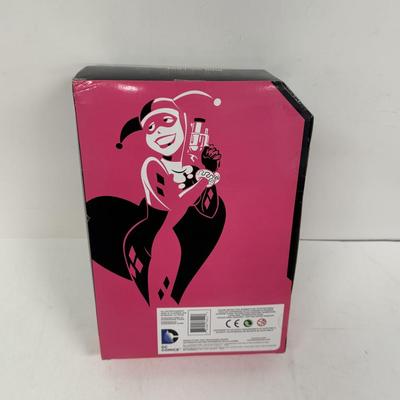 LOT 105: Batman Mad Love, Joker and Harley Quinn Set