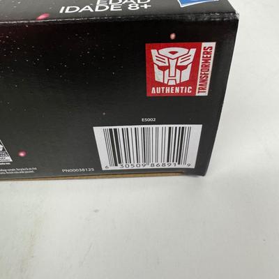 LOT 108: Takara Tomy Transformers Seige, War for Cybertron Trilogy Toy