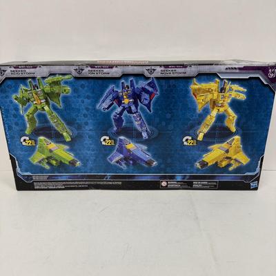 LOT 108: Takara Tomy Transformers Seige, War for Cybertron Trilogy Toy