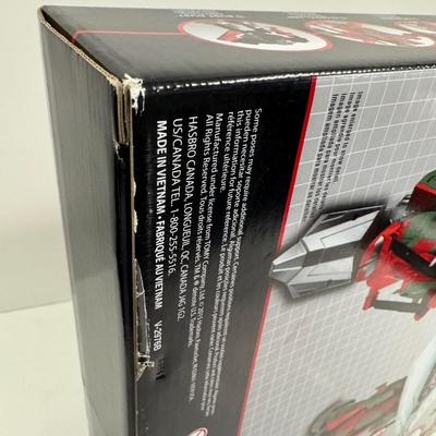 LOT 109: Hasbro Transformers Combiner Wars, Victorion