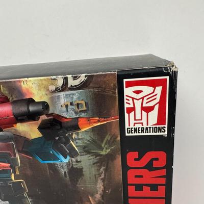 LOT 112: Hasbro Transformers Generations, Platinum Edition Figure