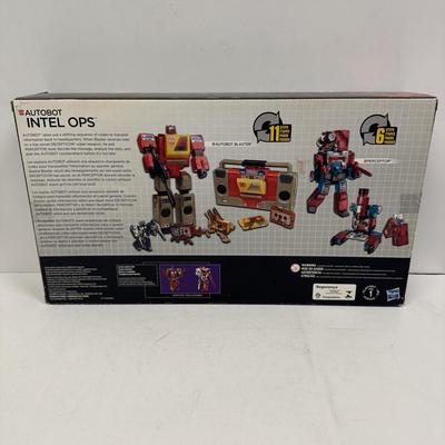 LOT 112: Hasbro Transformers Generations, Platinum Edition Figure
