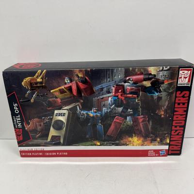 LOT 112: Hasbro Transformers Generations, Platinum Edition Figure