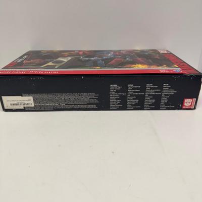 LOT 112: Hasbro Transformers Generations, Platinum Edition Figure