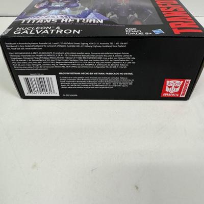 LOT 116: Hasbro Transformers Generations- Titan Return Toy